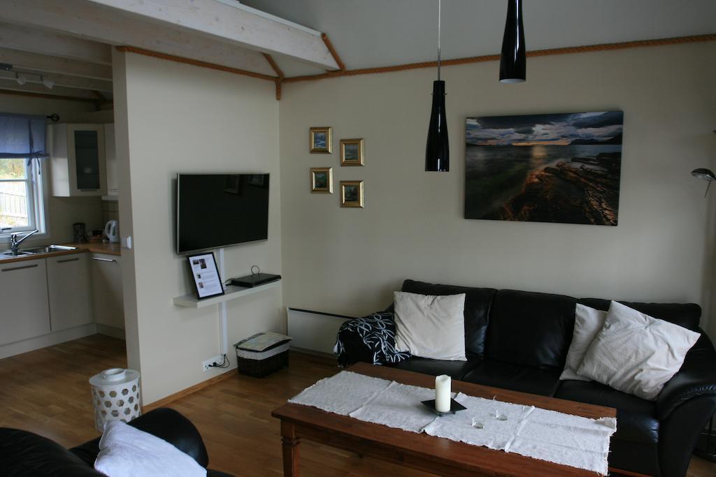Tjeldsundbrua Maritim Villa Evenskjer Room photo