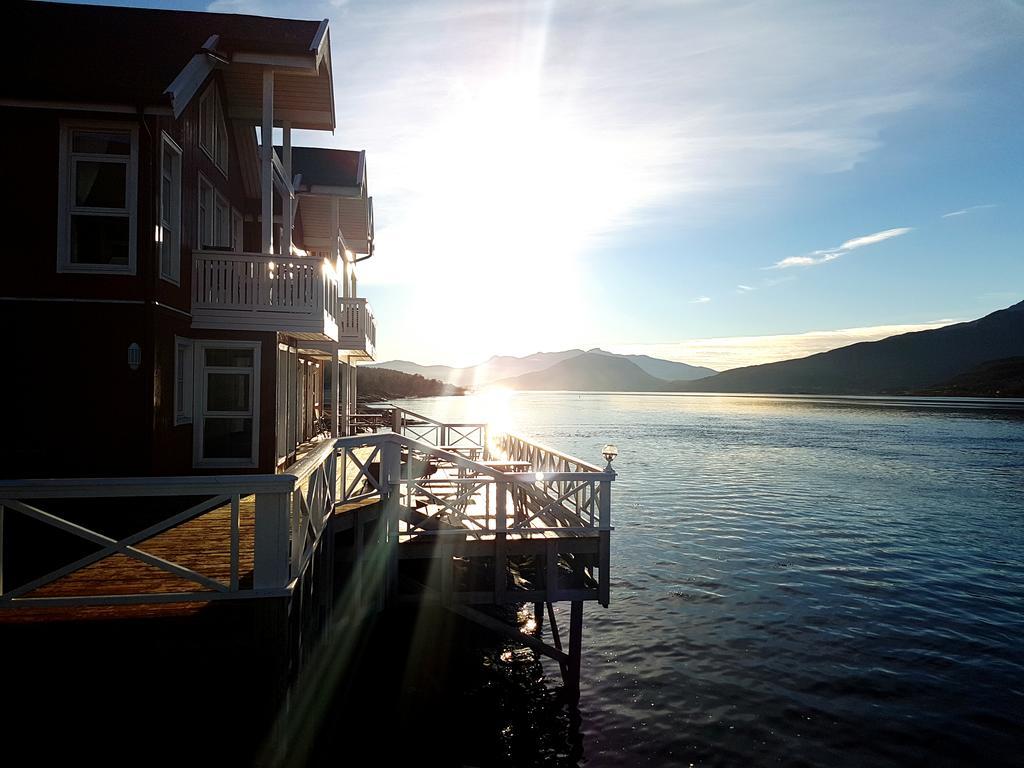 Tjeldsundbrua Maritim Villa Evenskjer Exterior photo